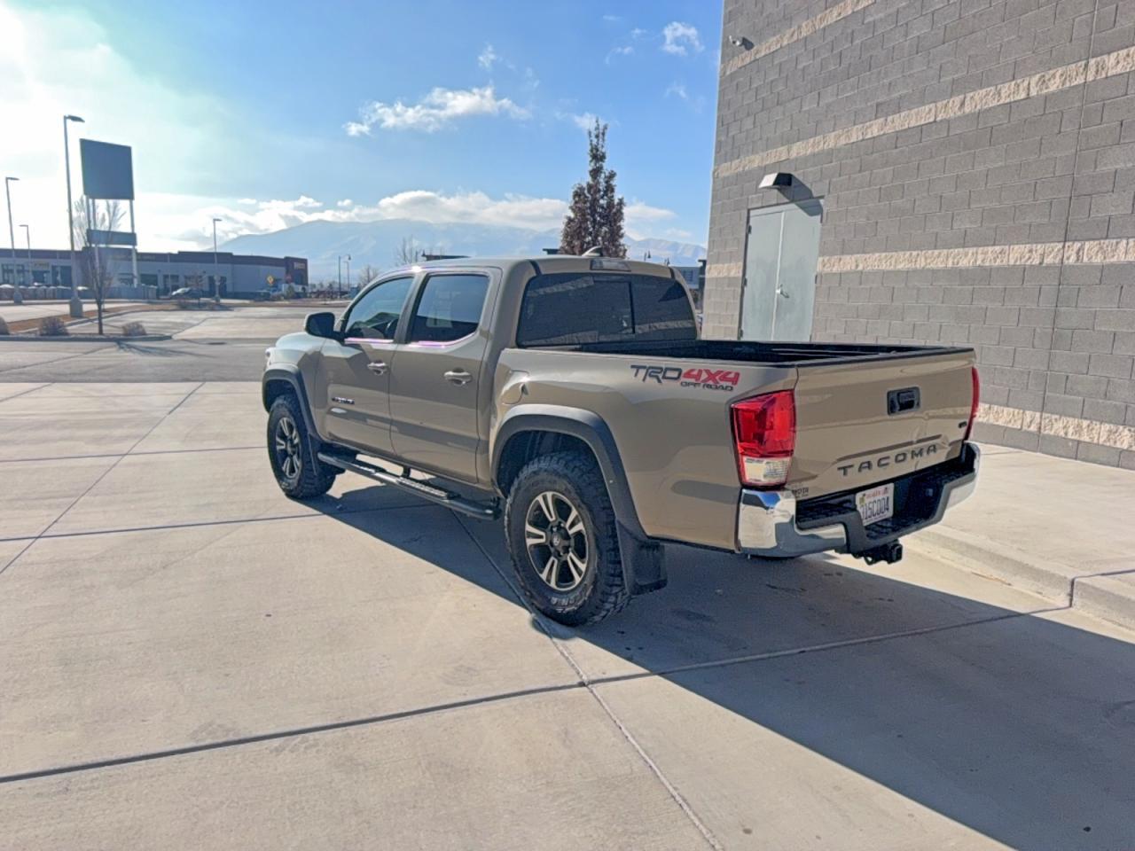 2019 Toyota Tacoma Double Cab - Фото 3