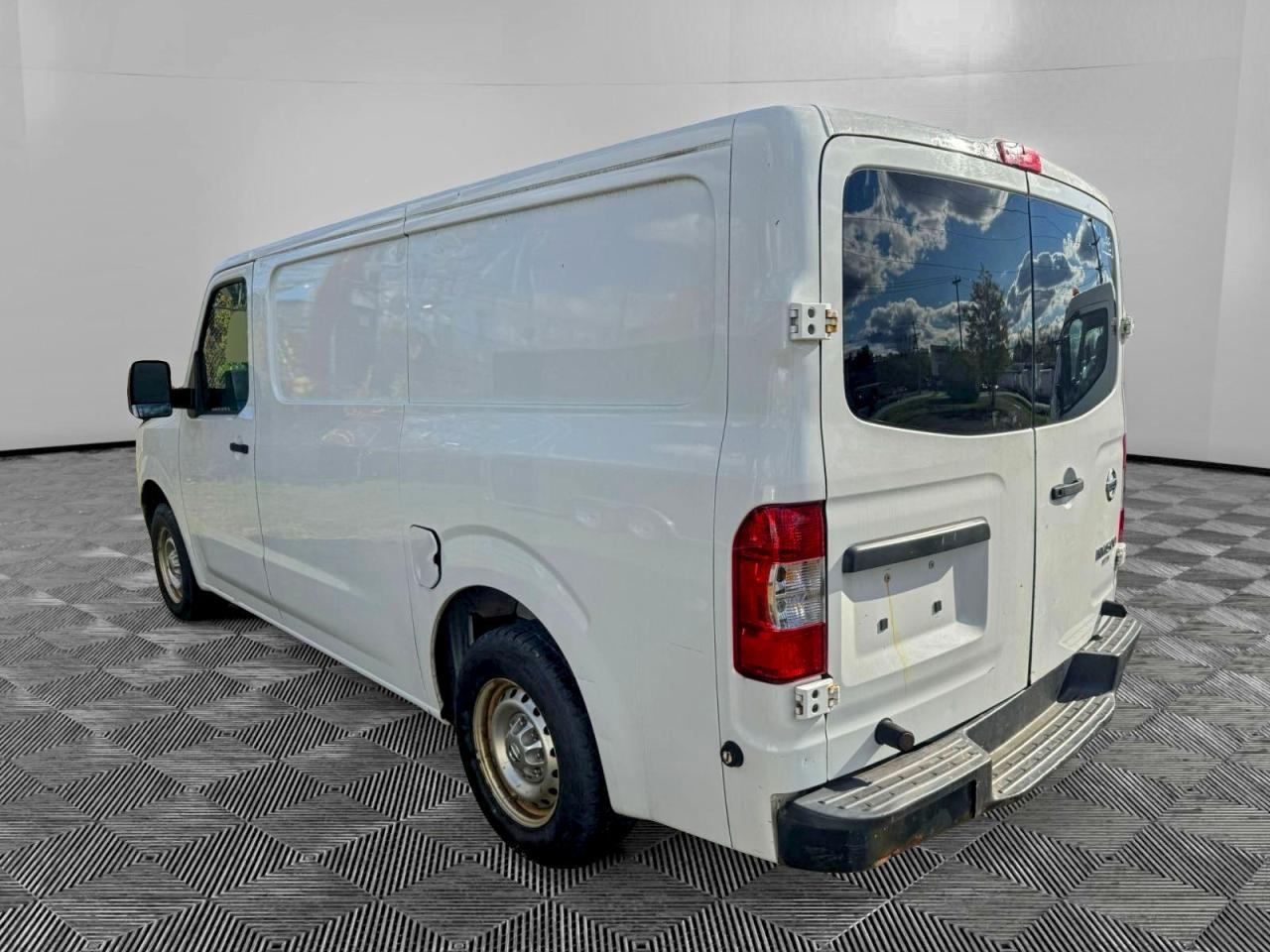 2013 Nissan Nv 1500 - Фото 3