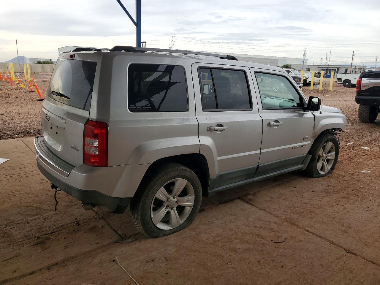 2011 Jeep Patriot Latitude - Фото 3