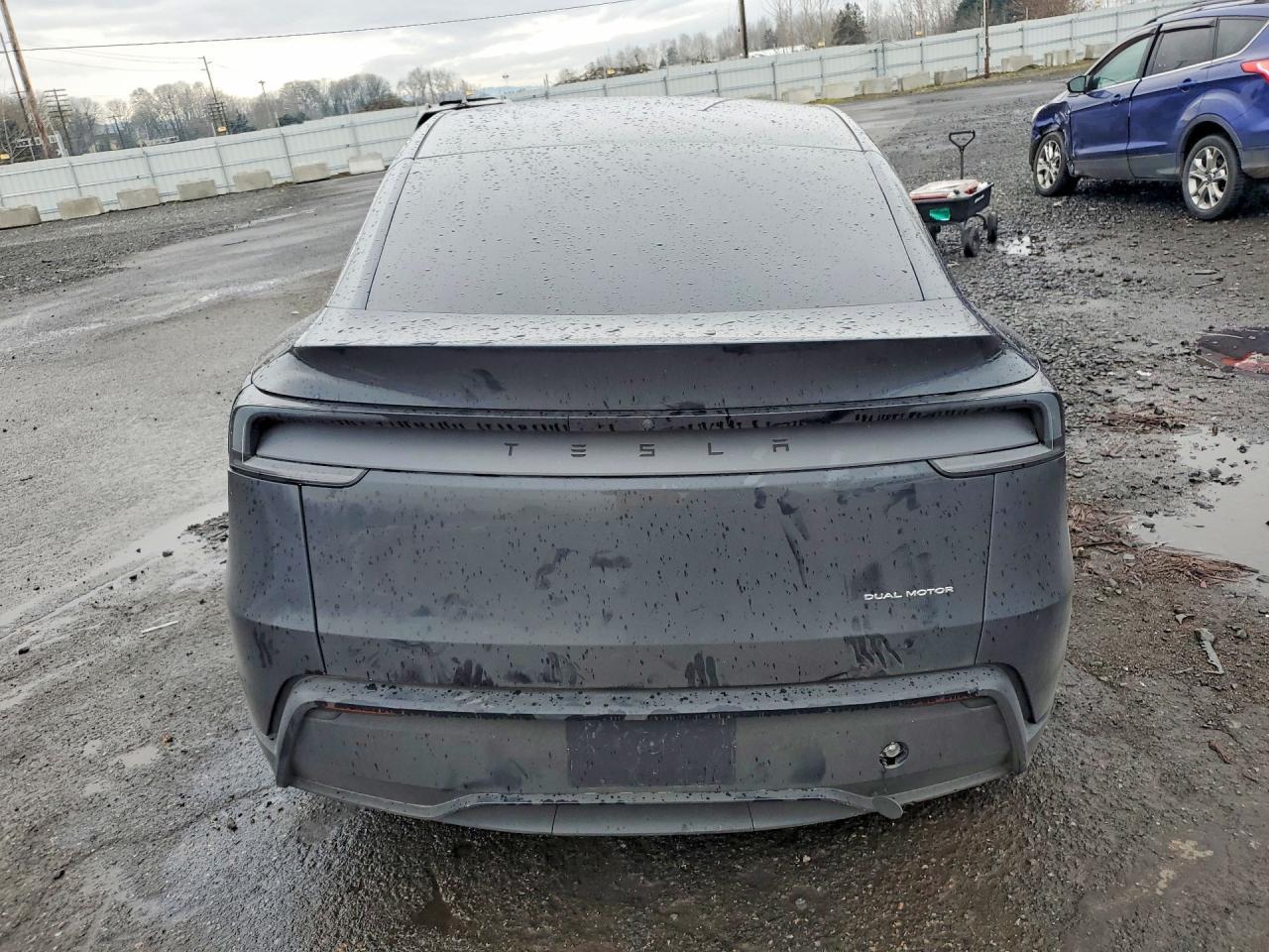 2026 Tesla Model Y - Фото 6