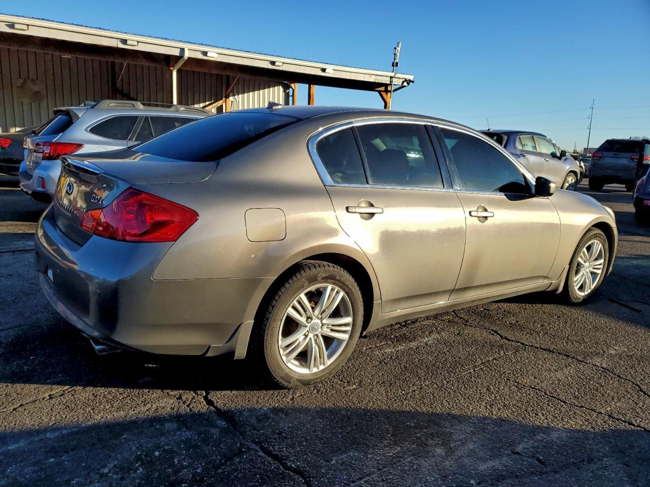 2013 Infiniti G37 - Фото 3