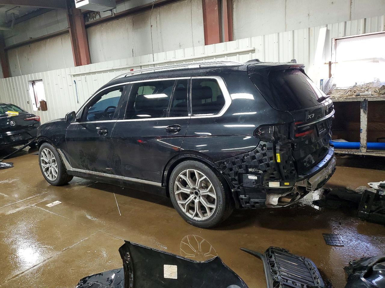 2025 BMW X7 xDrive40I - Фото 2
