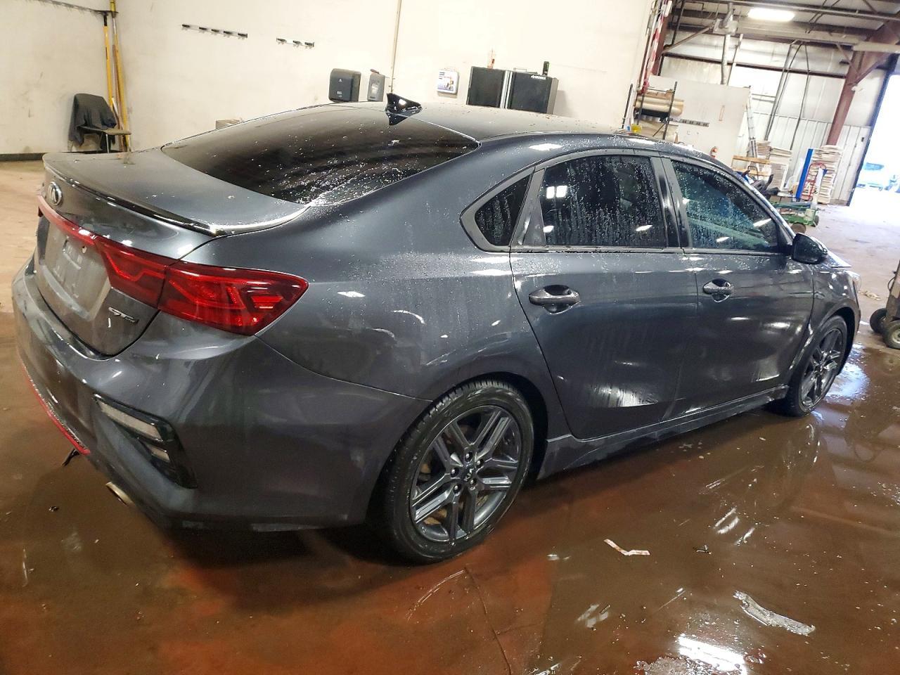 2021 Kia Forte Gt Line - Фото 3