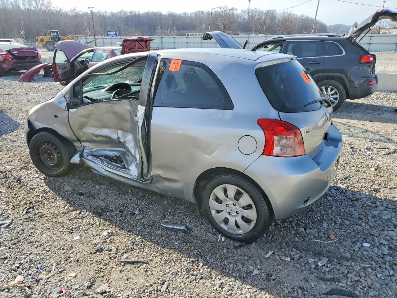 2008 Toyota Yaris Base - Image 2