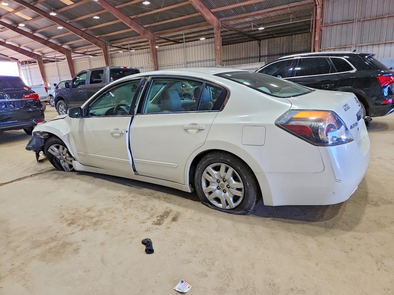 2010 Nissan Altima Base - Image 2