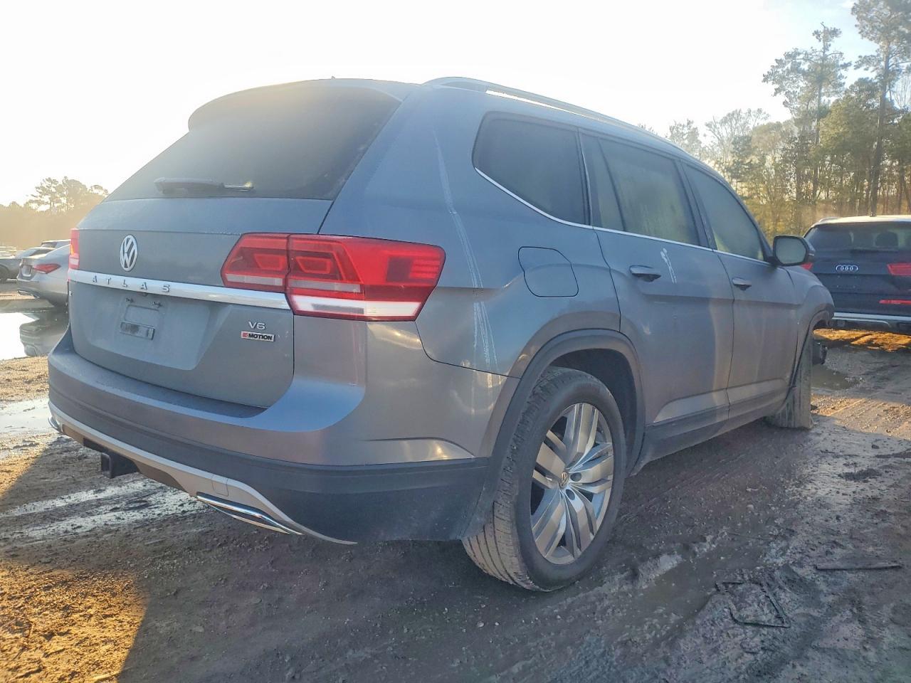 2019 Volkswagen Atlas Se - Image 3