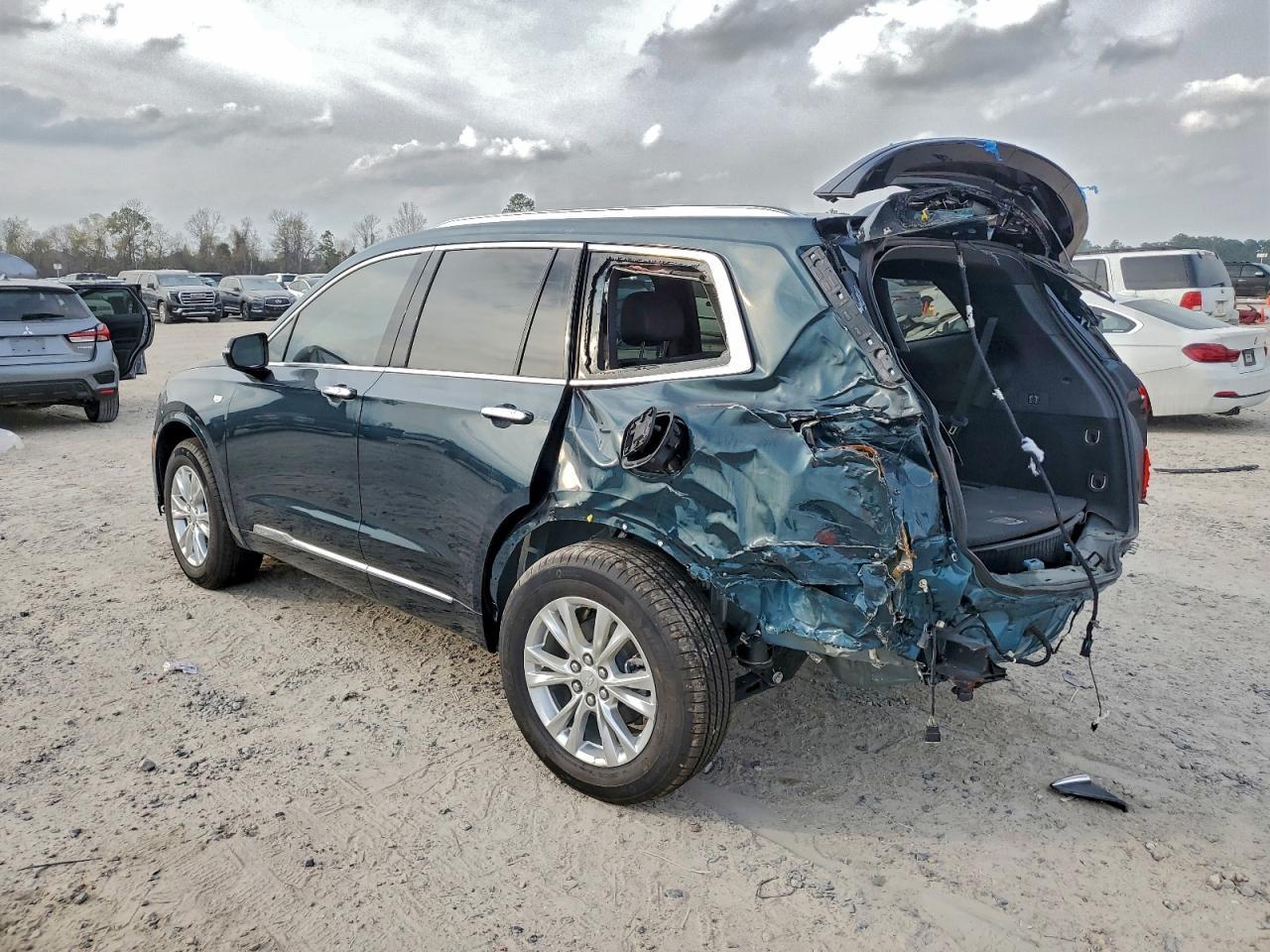 2025 Cadillac Xt6 Luxury - Фото 2