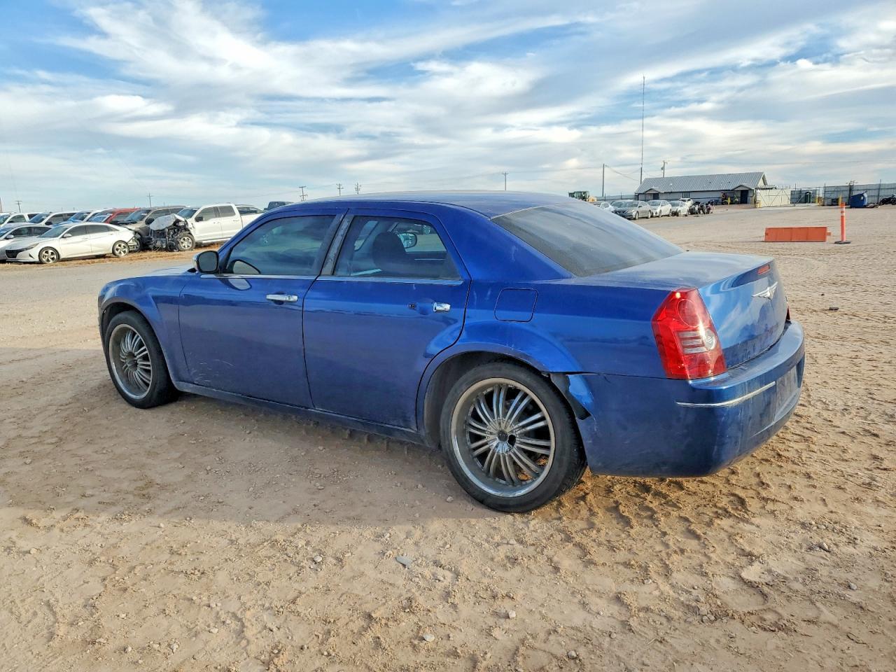 2010 Chrysler 300 Touring - Image 2