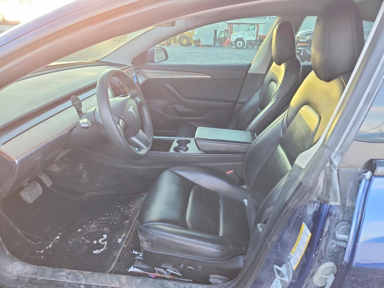 2022 Tesla Model 3 - Image 7