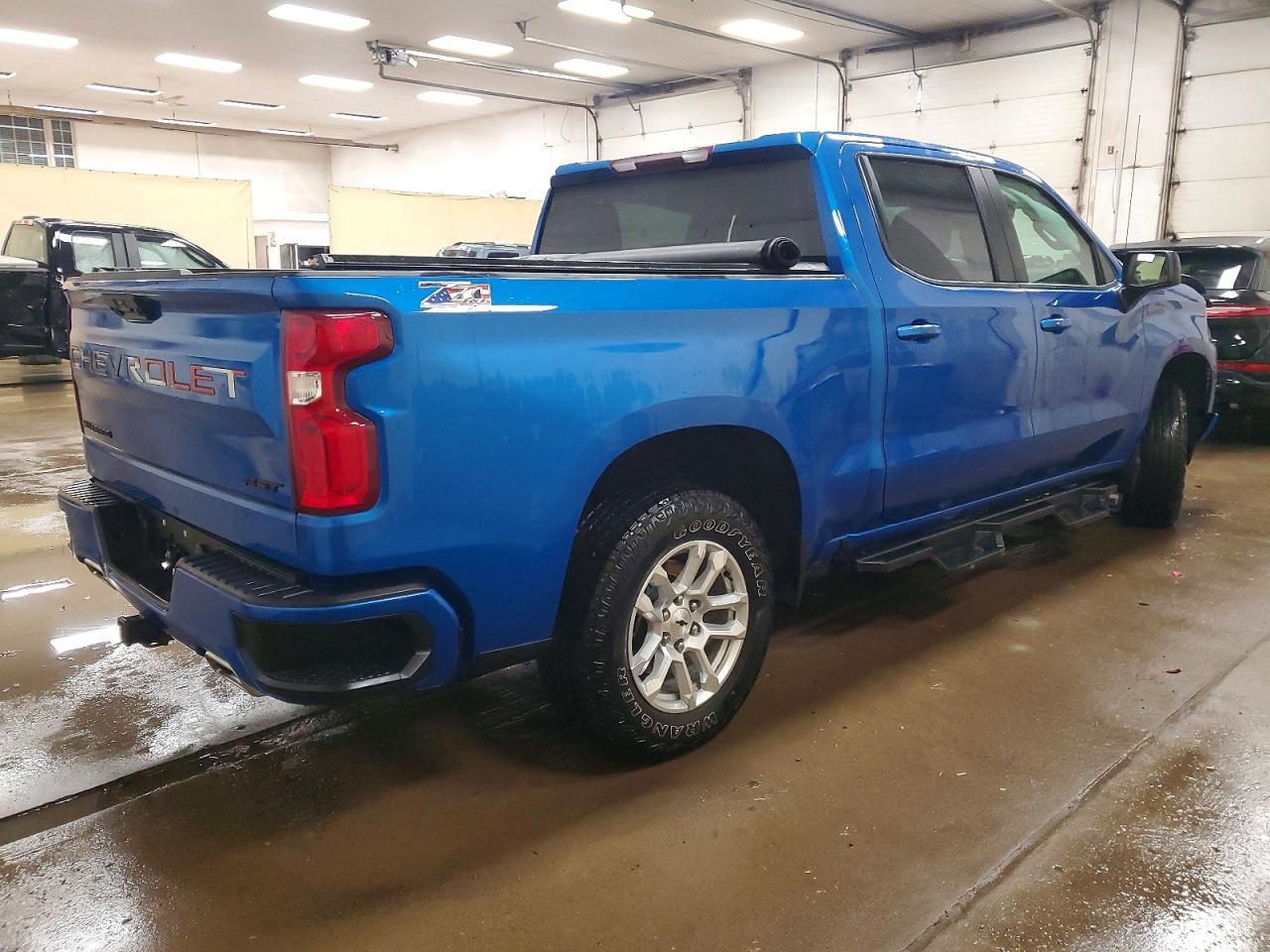 2023 Chevrolet Silverado K1500 Rst - Фото 3