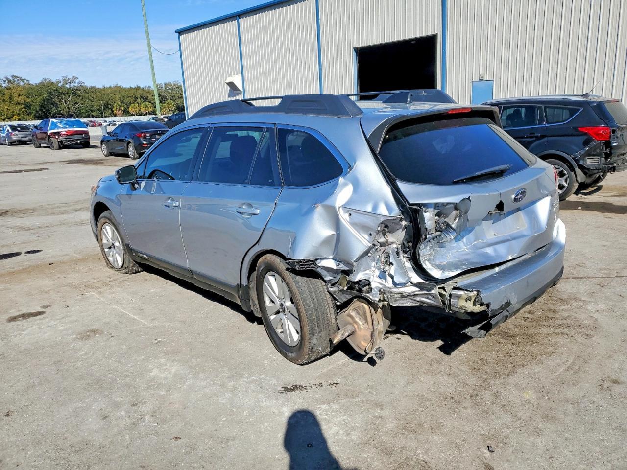 2017 Subaru Outback 2.5I Premium - Фото 2