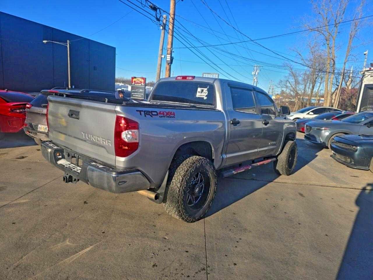 2018 Toyota Tundra Crewmax Sr5 - Image 4