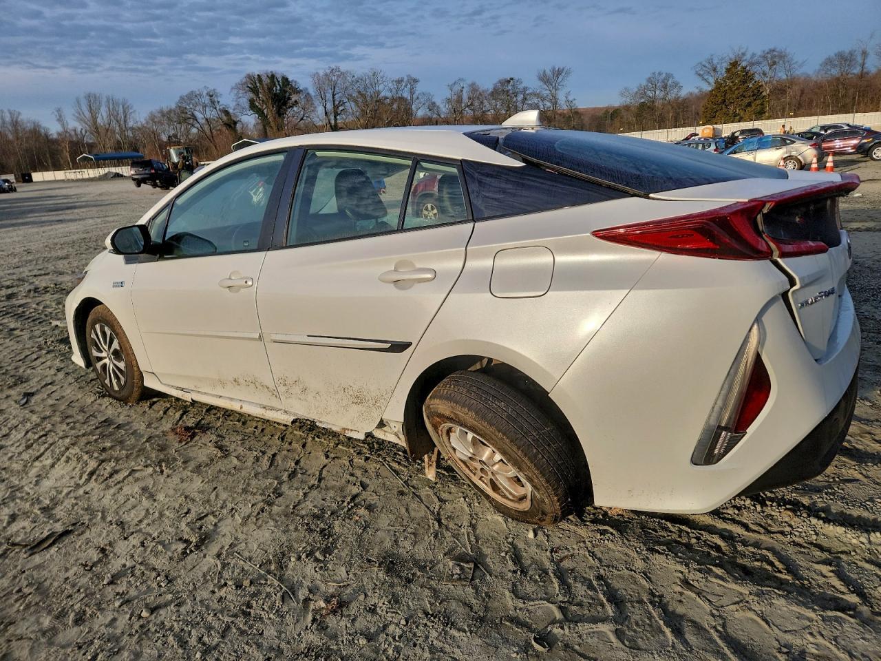 2022 Toyota Prius Prime Le - Image 2
