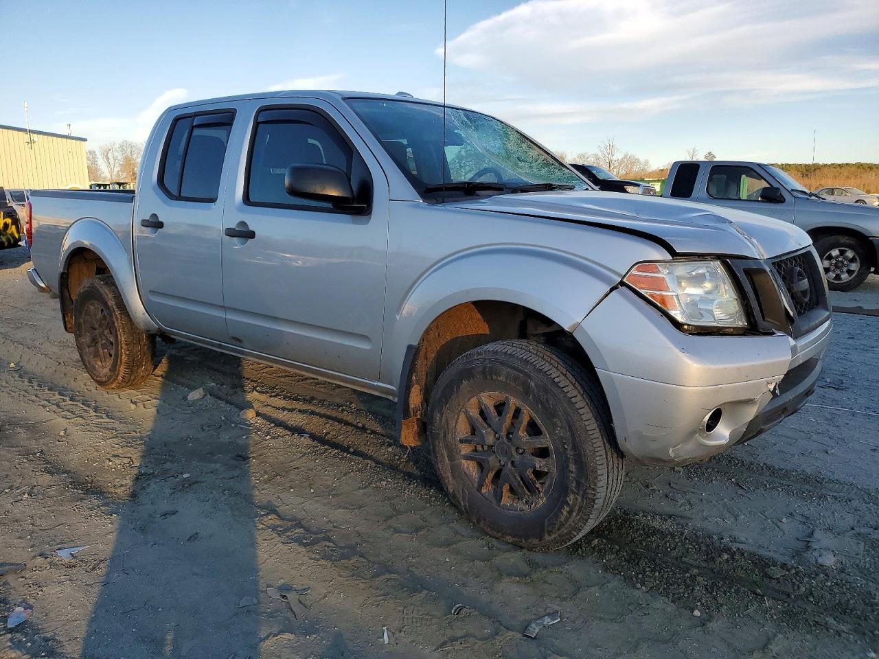 2015 Nissan Frontier S - Фото 4