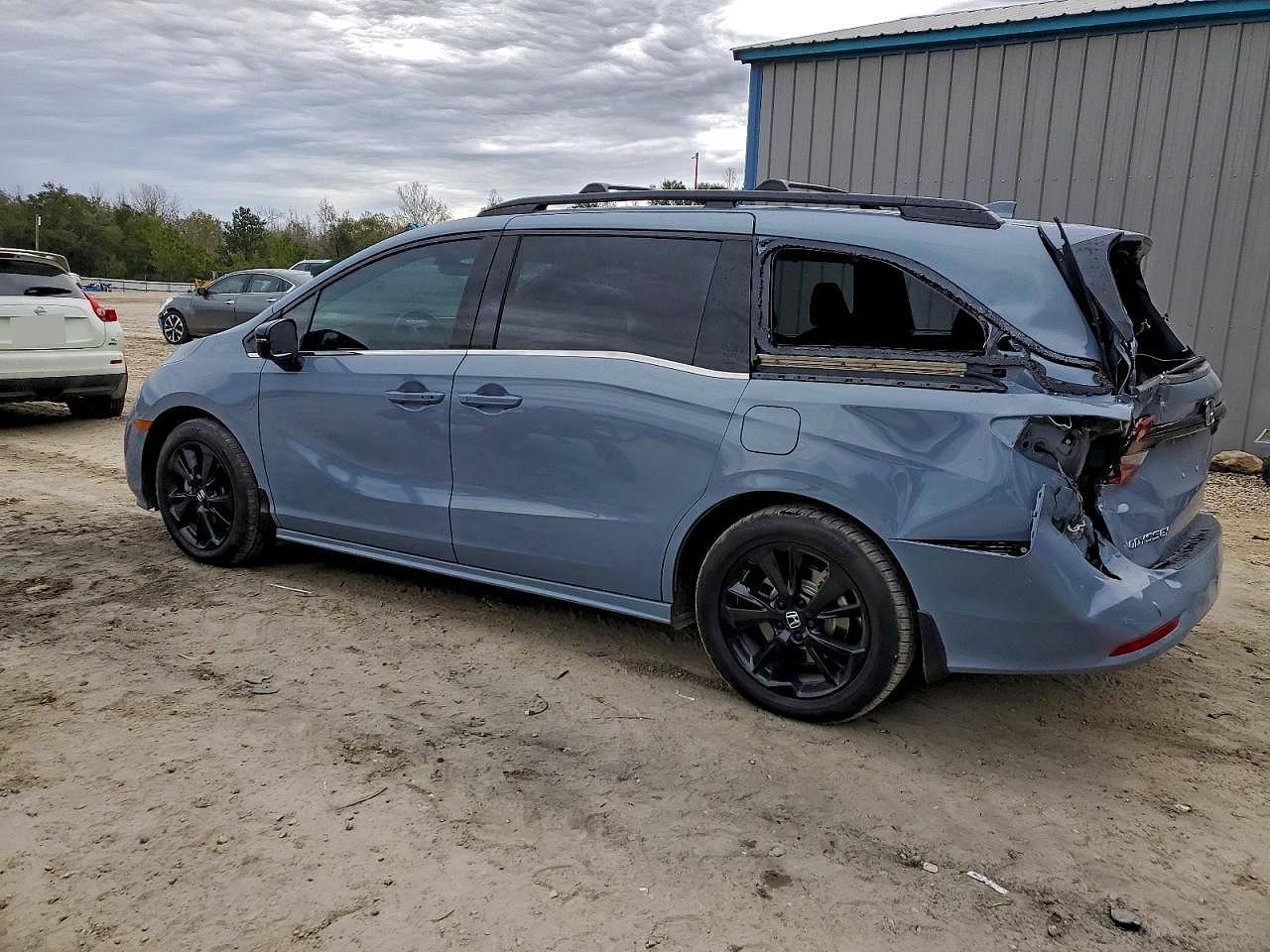 2024 Honda Odyssey Sport - Image 2