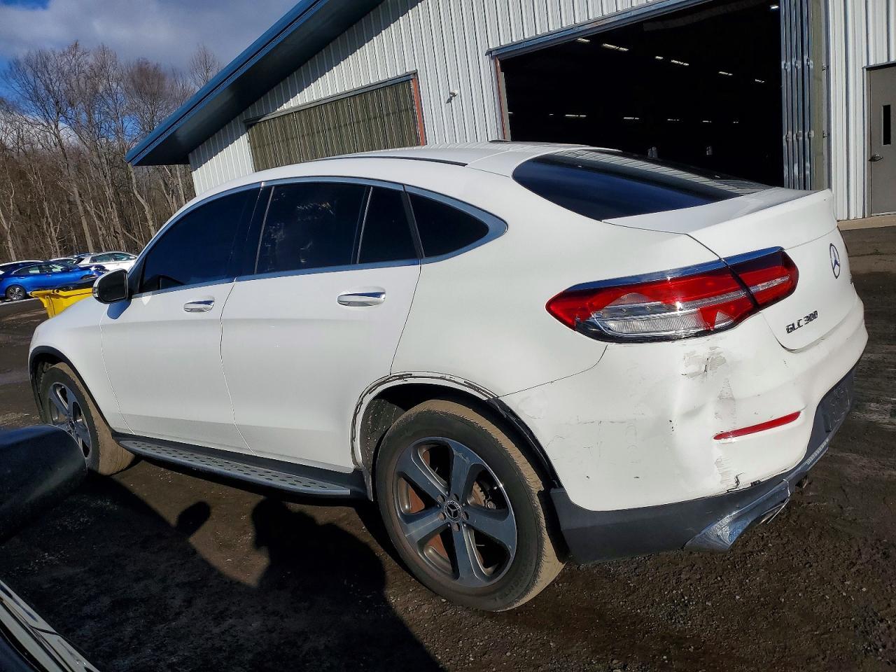 2017 Mercedes-Benz Glc Coupe 300 4Matic - Фото 2