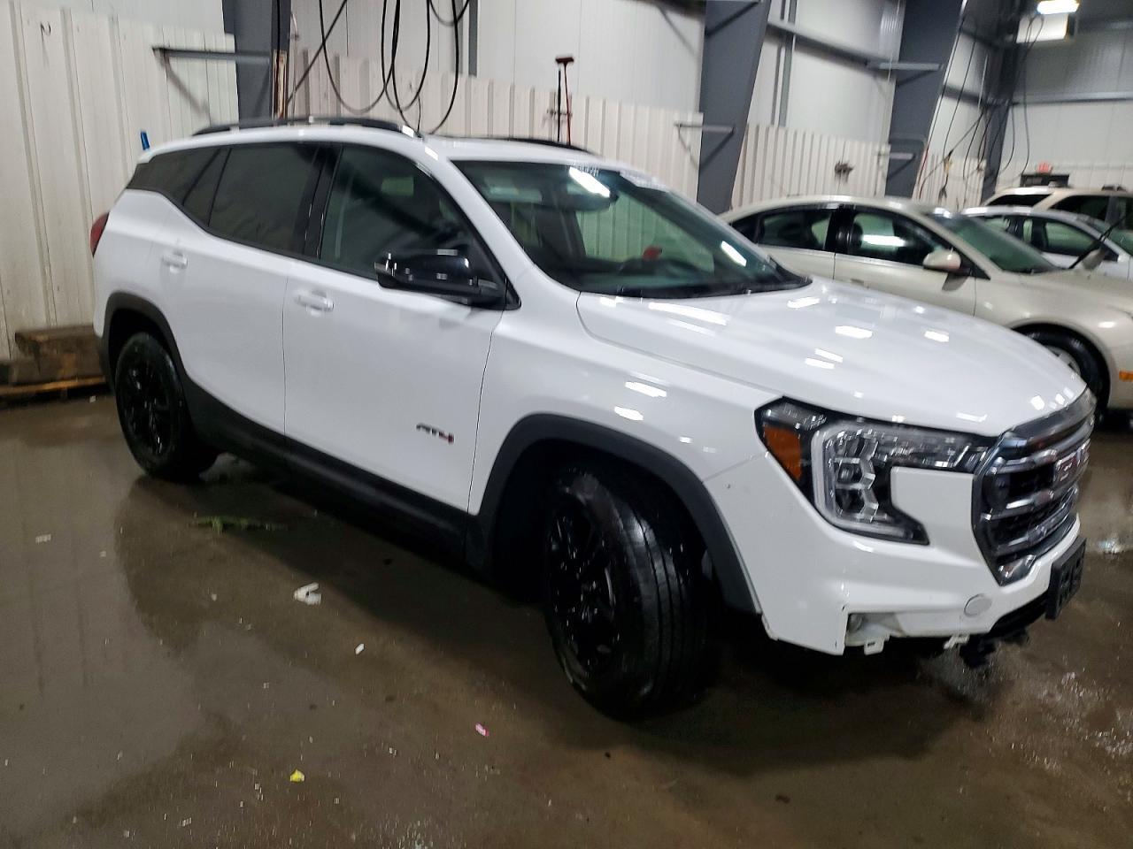 2022 GMC Terrain At4 - Image 4