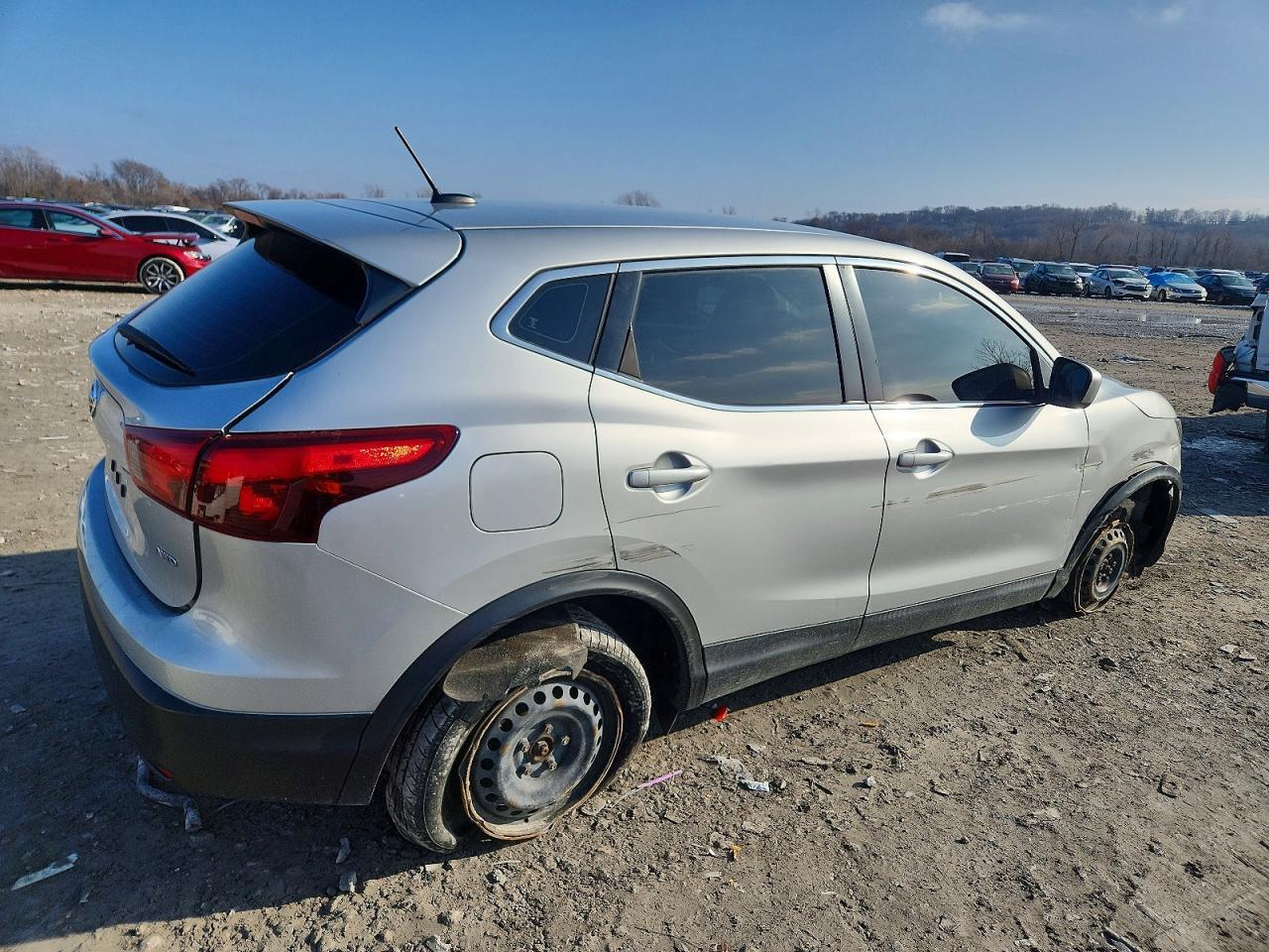 2019 Nissan Rogue Sport S - Image 3
