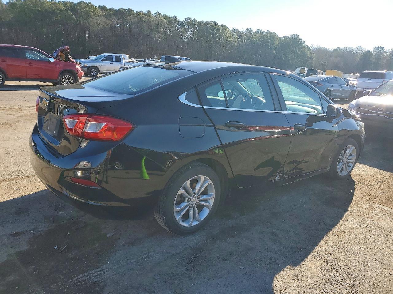 2019 Chevrolet Cruze Lt - Image 3