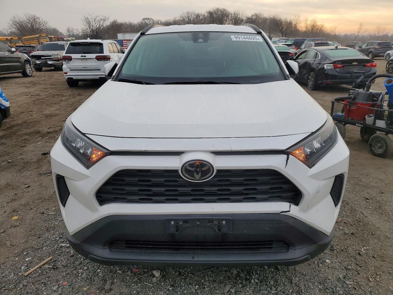 2020 Toyota Rav4 Le - Фото 5