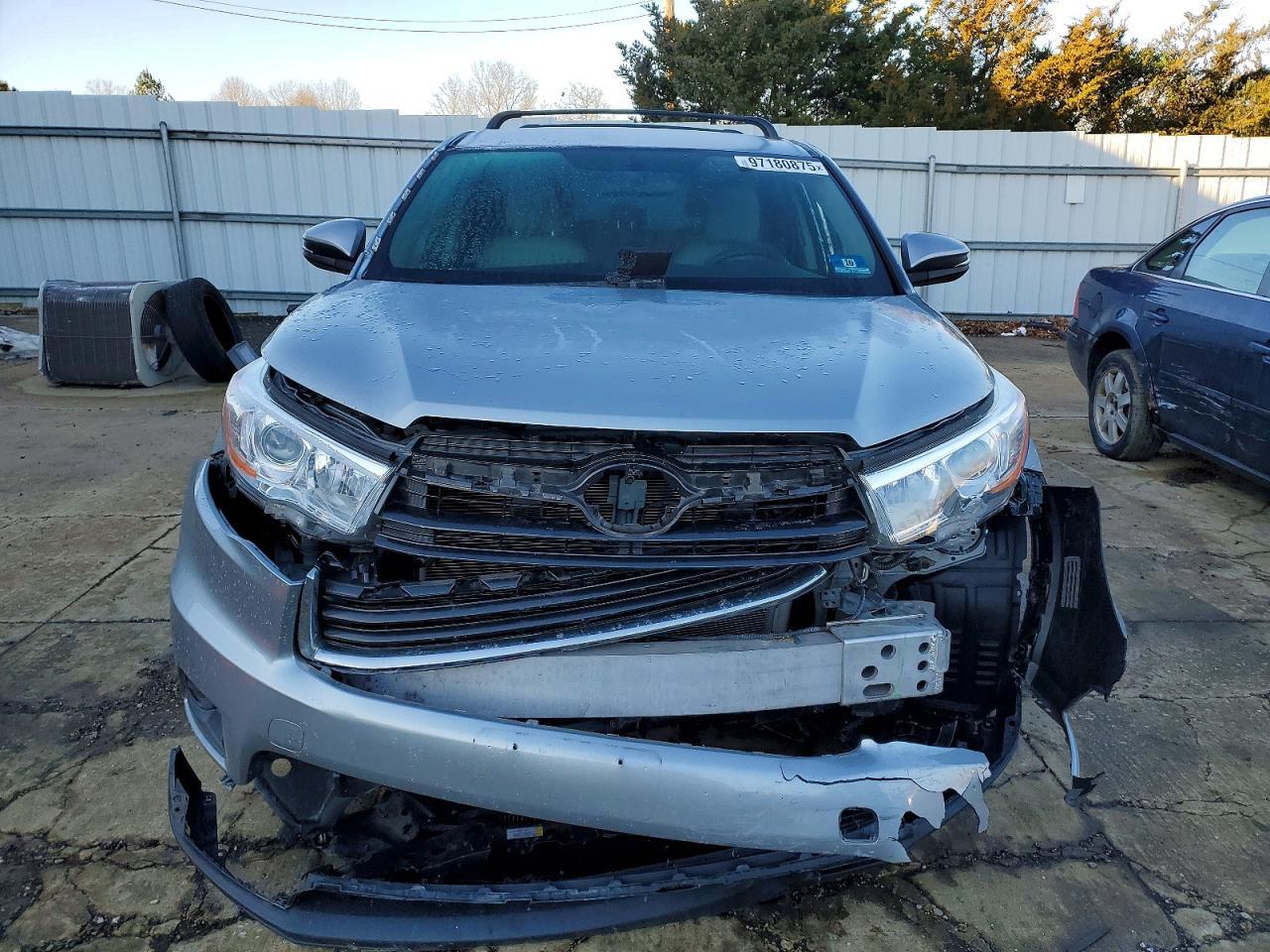 2015 Toyota Highlander Le - Фото 5