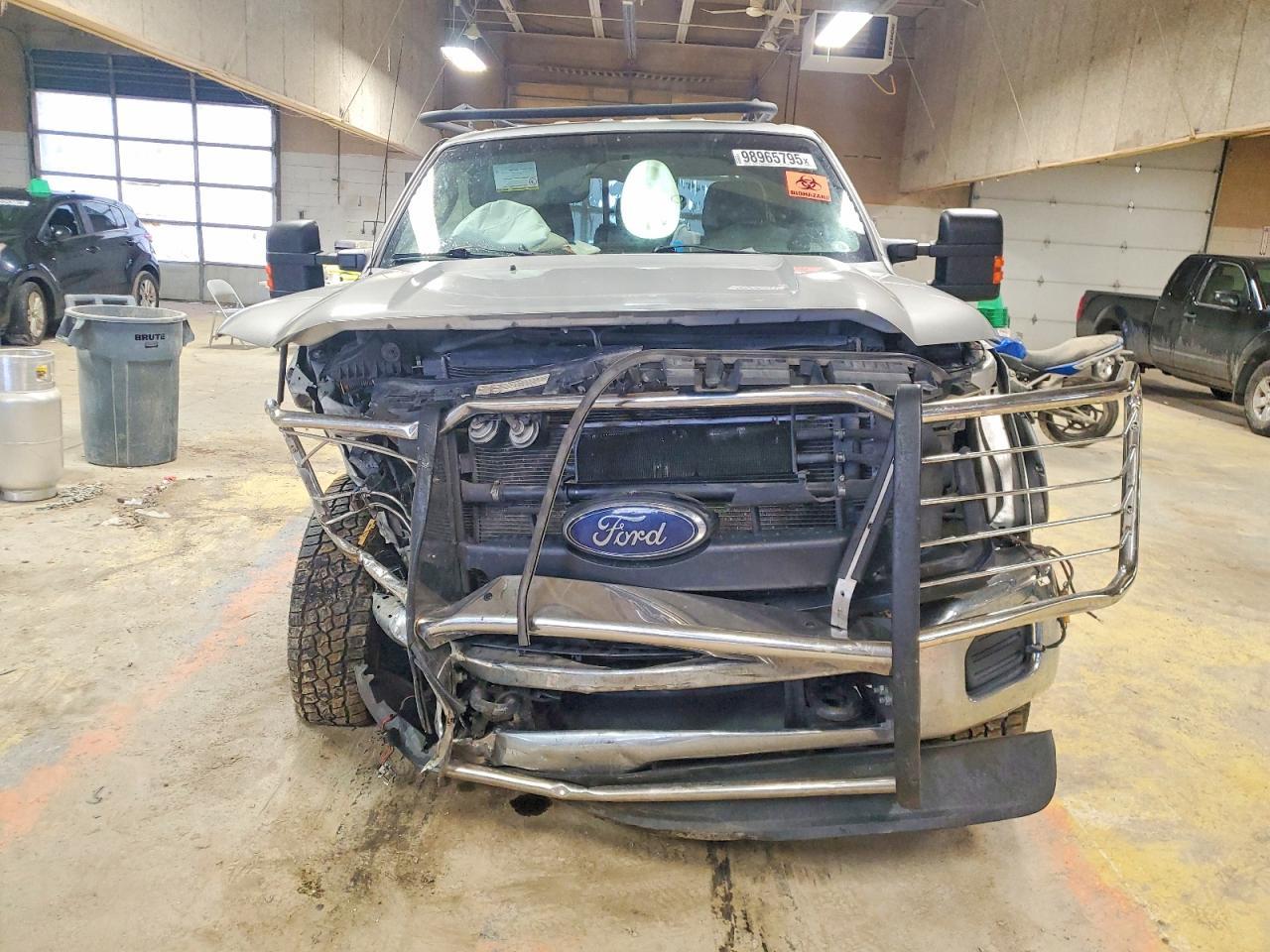 2016 Ford F250 Super Duty - Image 5