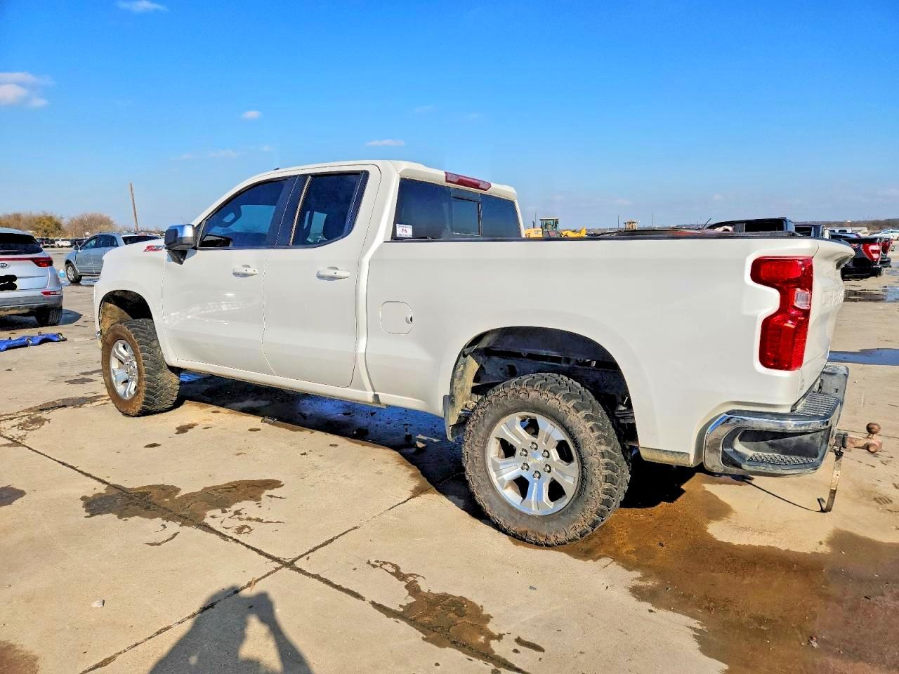 2019 Chevrolet Silverado K1500 Lt - Image 2