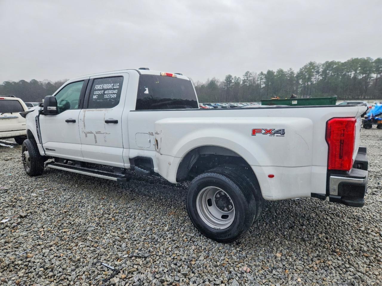 2024 Ford F350 Super Duty - Фото 2