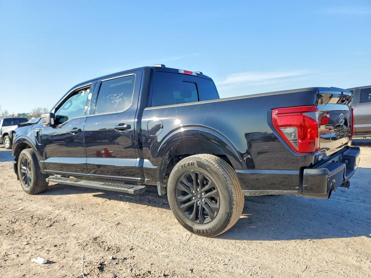 2024 Ford F150 Xlt - Фото 2