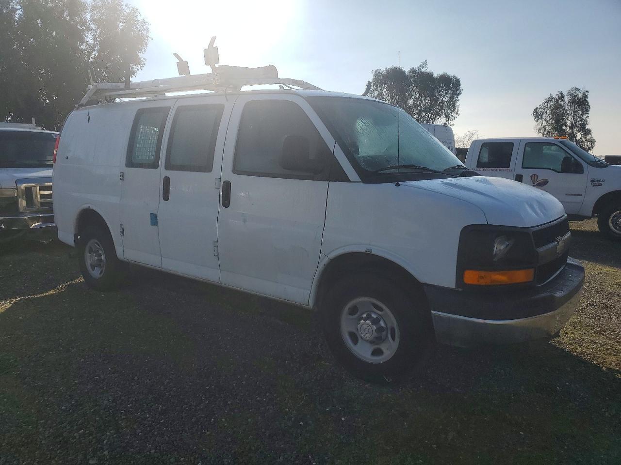 2014 Chevrolet Express G2500 - Image 4