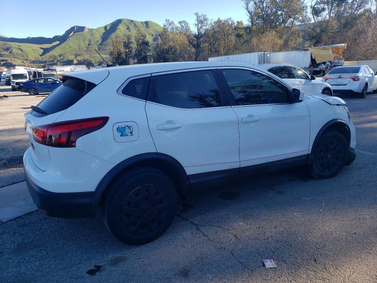 2019 Nissan Rogue Sport S - Image 3