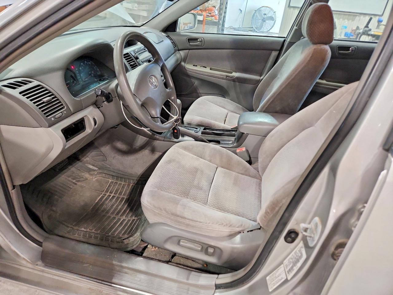 2002 Toyota Camry-Le - Фото 7