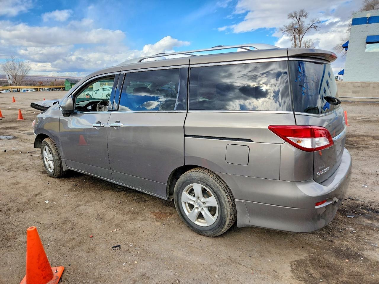 2016 Nissan Quest 3.5 Sv - Image 2