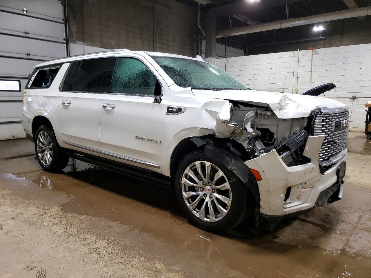 2022 GMC Yukon Xl Denali - Фото 4