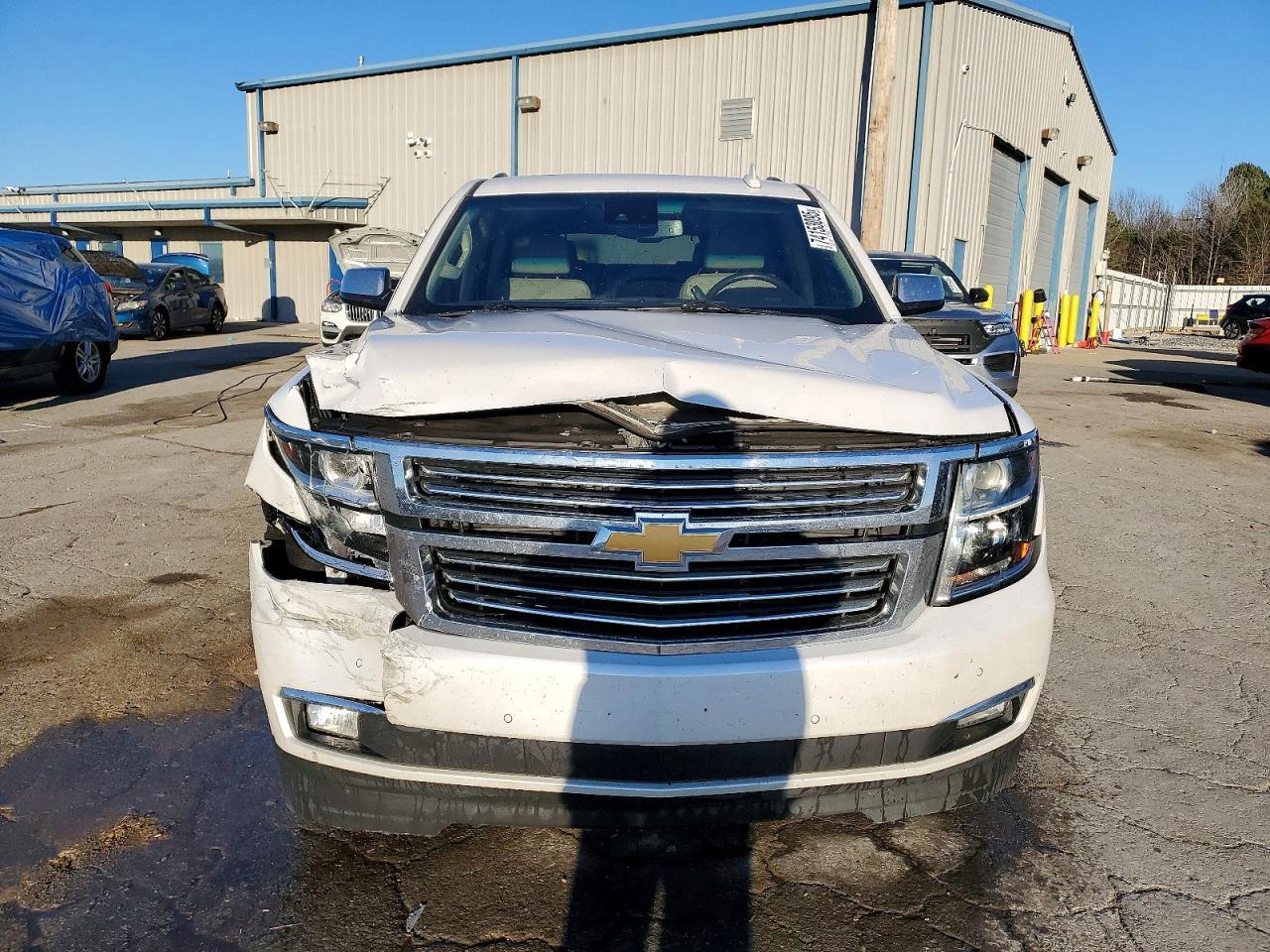 2018 Chevrolet Suburban C1500 Premier - Image 5