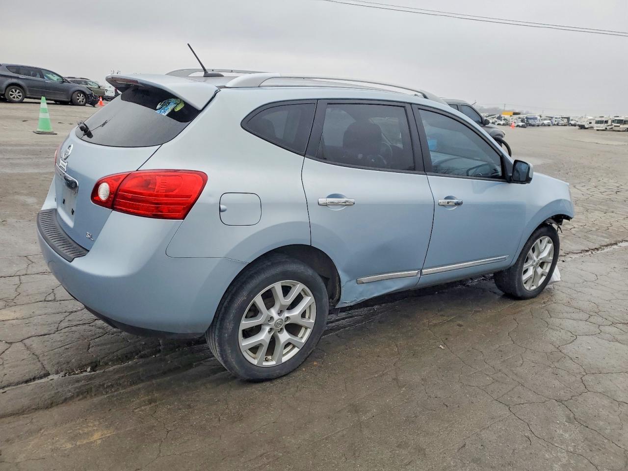2013 Nissan Rogue S - Фото 3