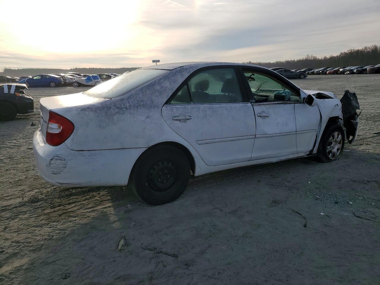 2002 Toyota Camry Le - Фото 3