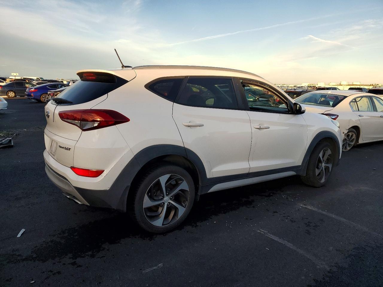 2017 Hyundai Tucson Limited - Фото 3