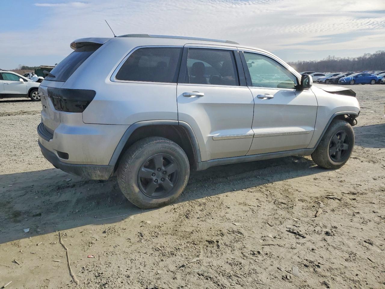 2012 Jeep Grand Cherokee Laredo - Image 3