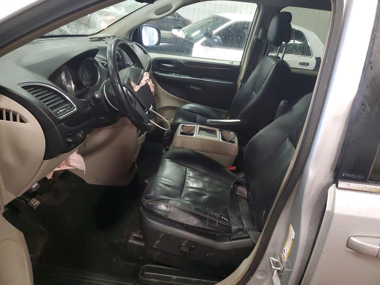 2012 Chrysler Town & Country Touring - Фото 7
