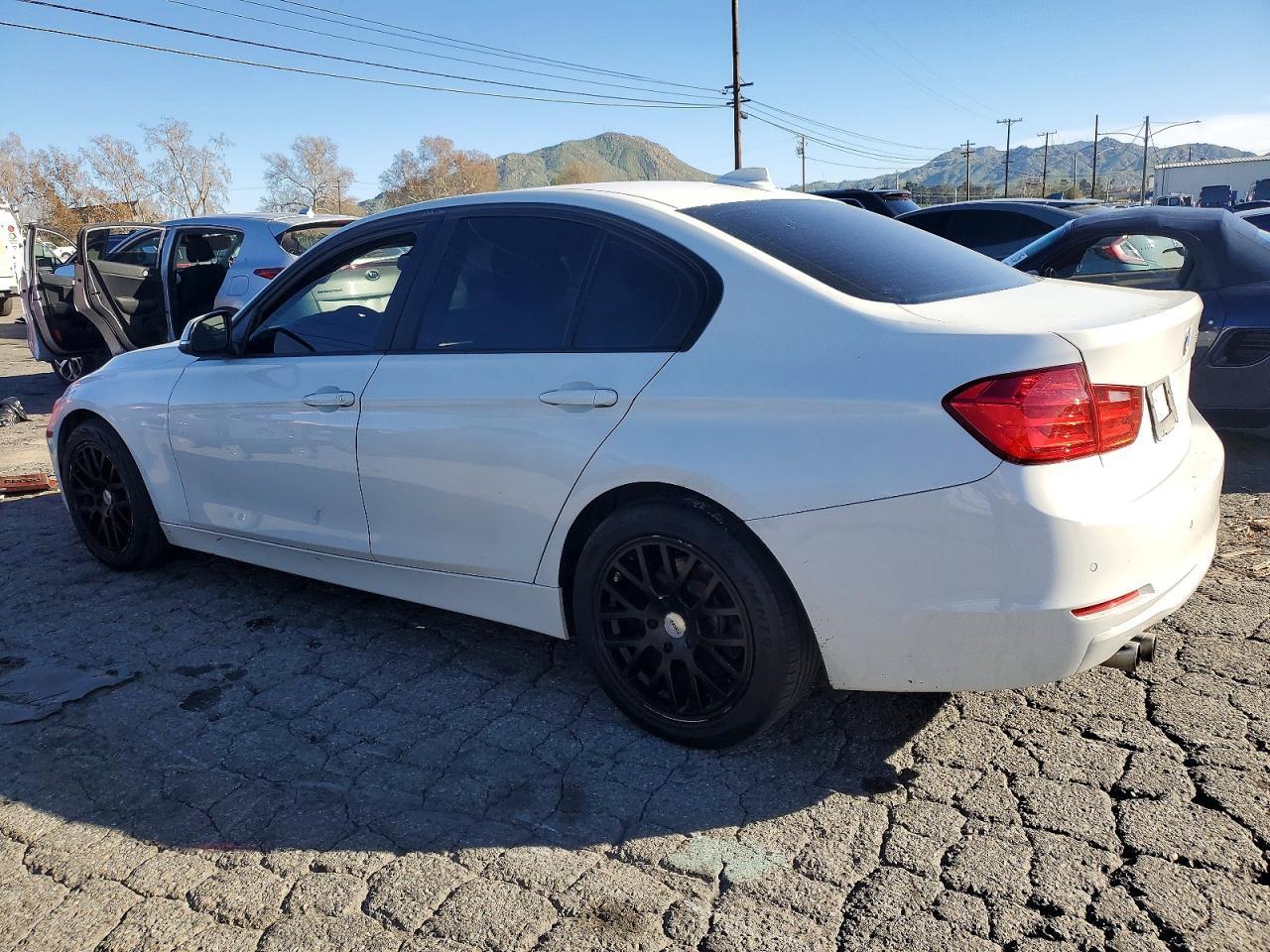2015 BMW 328 I Sulev - Фото 2