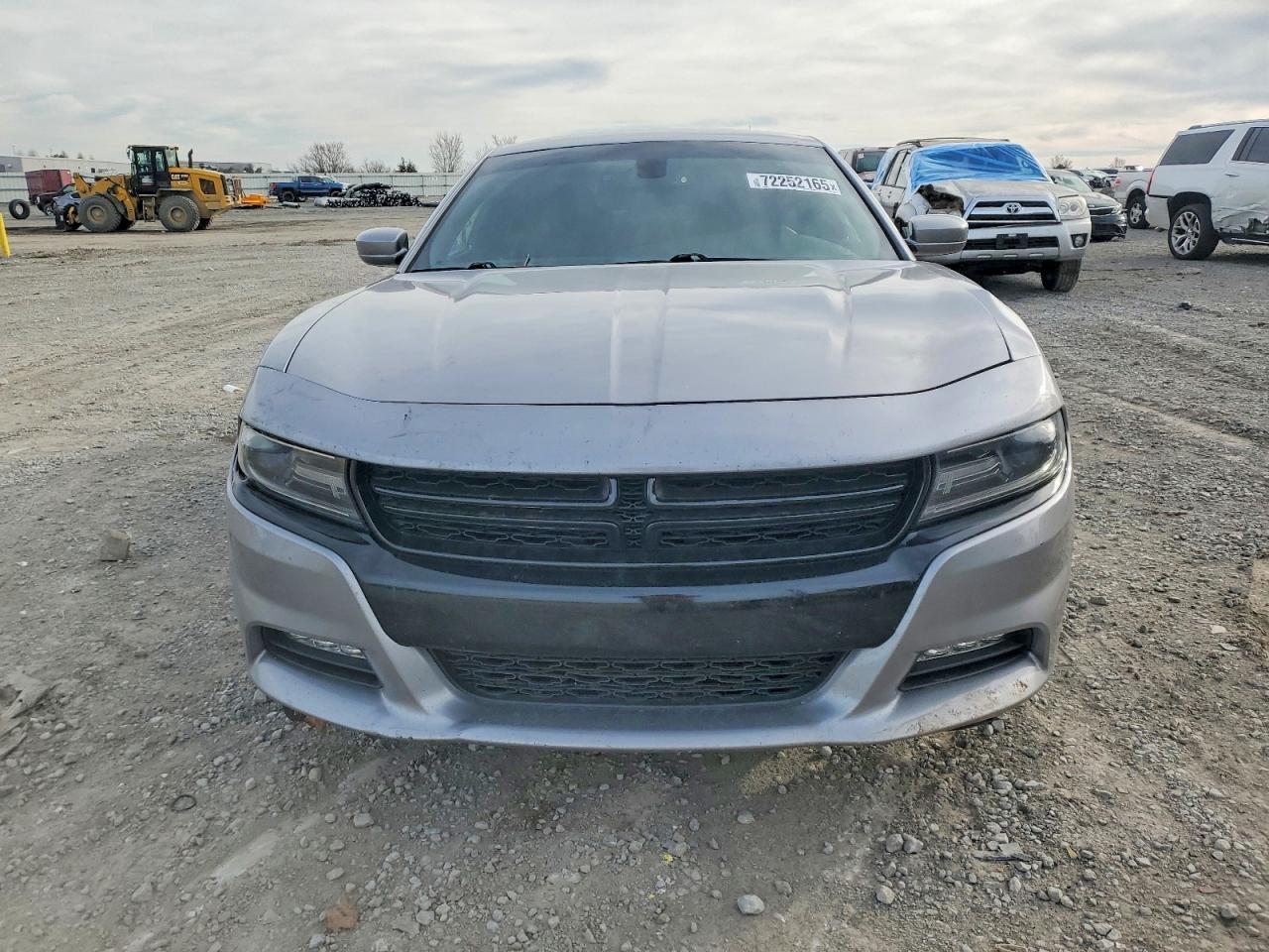 2018 Dodge Charger R - Image 5