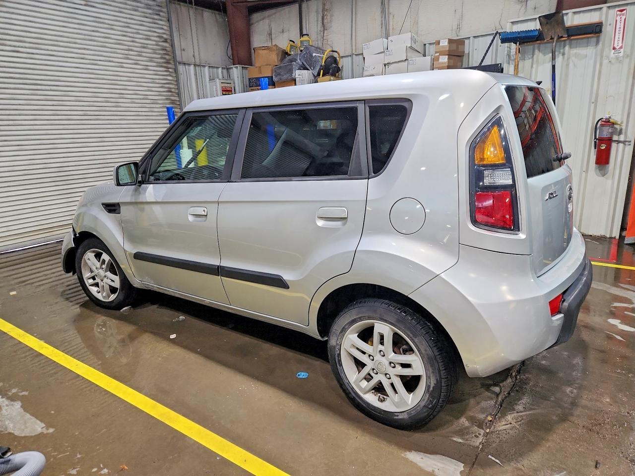 2010 Kia Soul + - Image 2