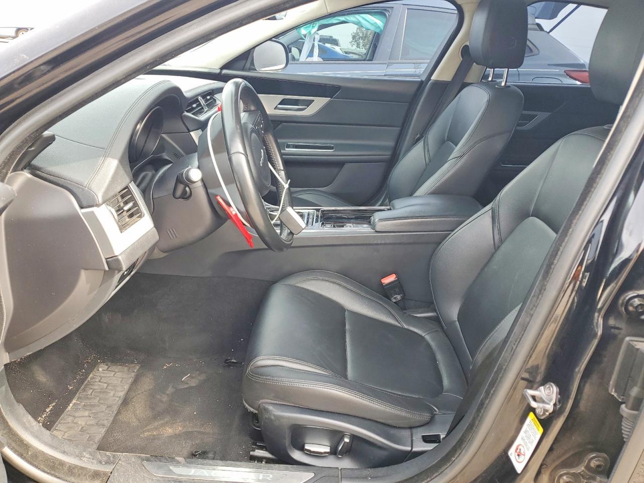 2019 Jaguar Xf Premium - Фото 7