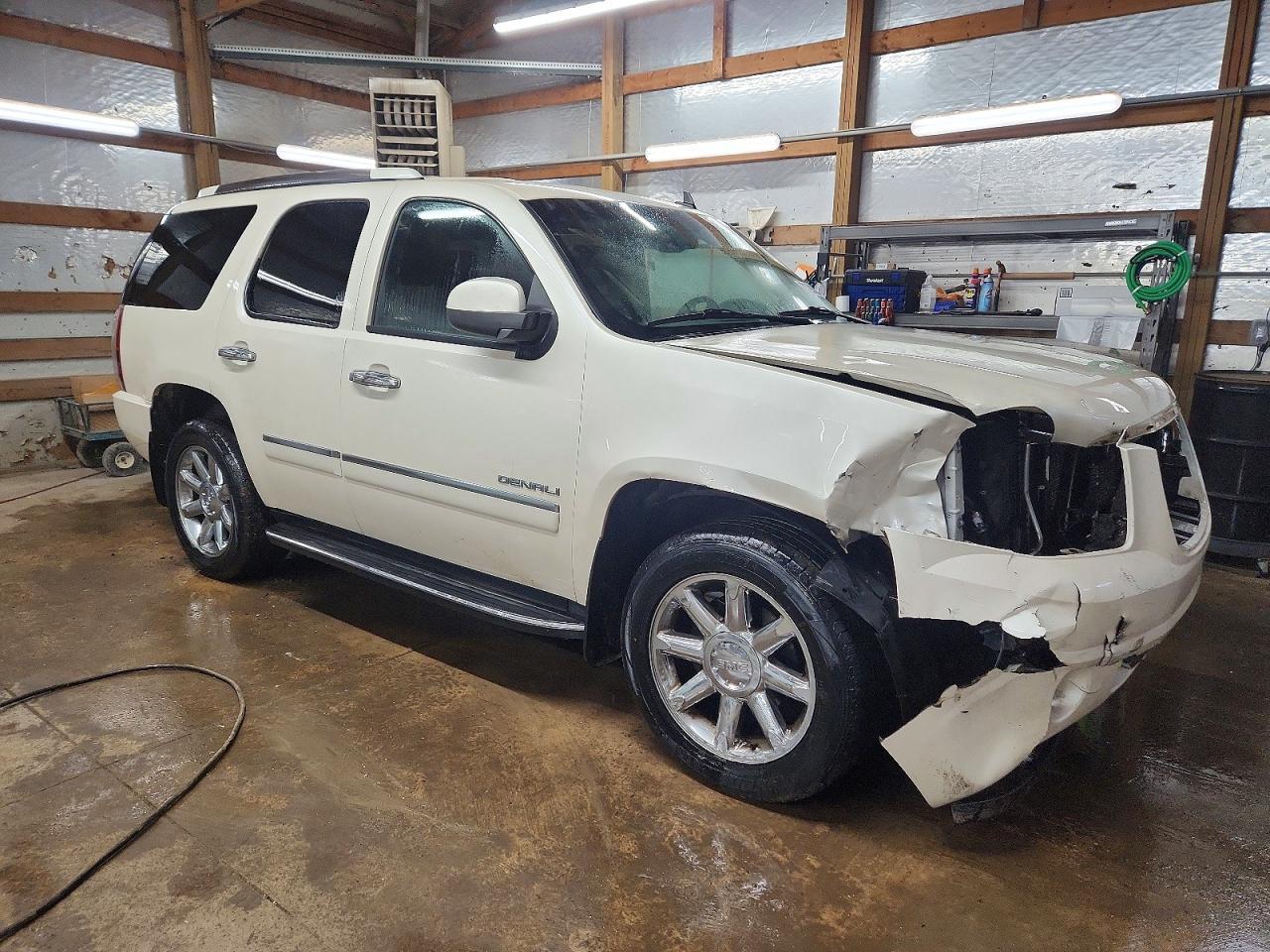 2013 GMC Yukon Denali - Image 4