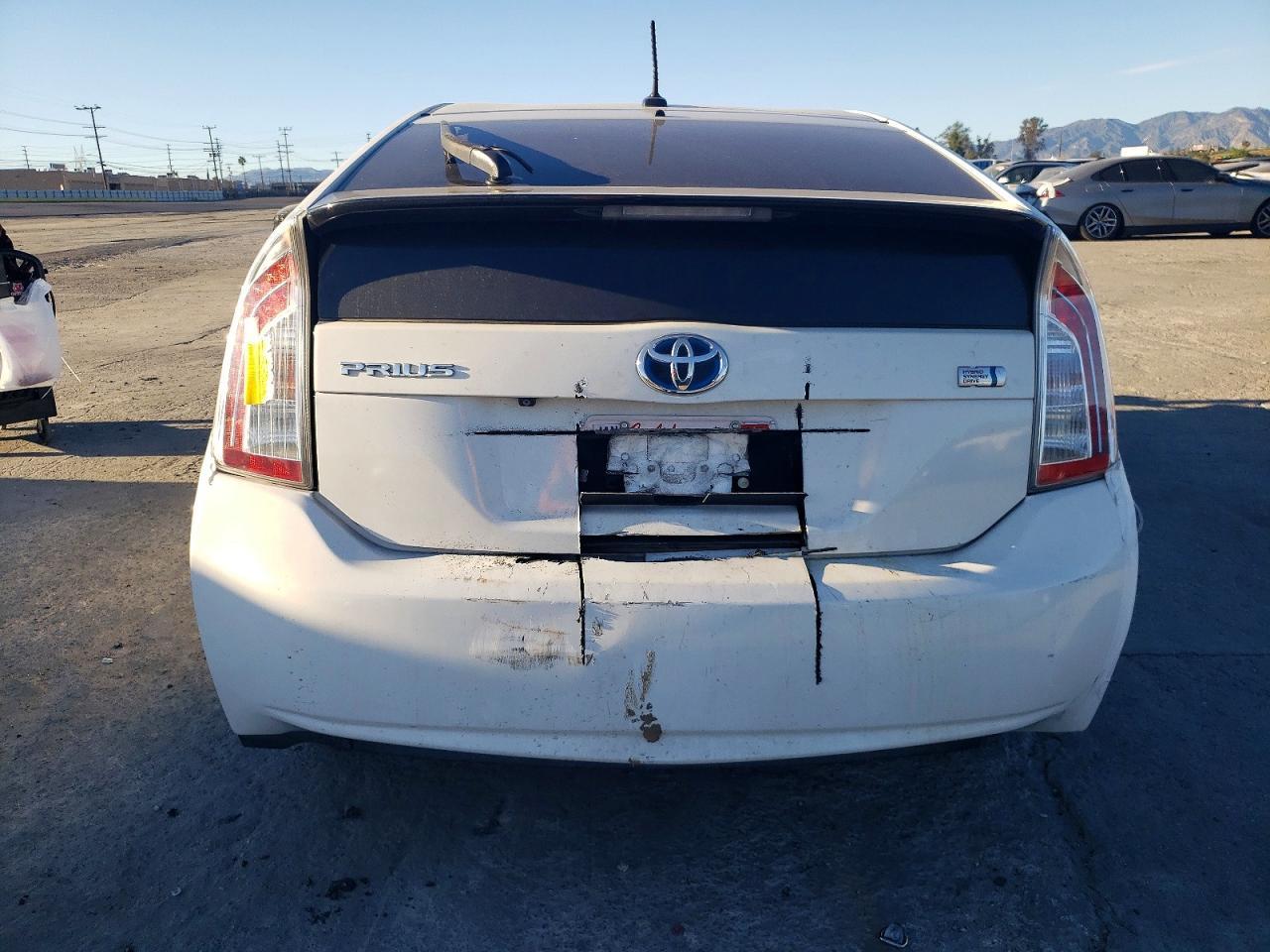 2013 Toyota Prius - Image 6