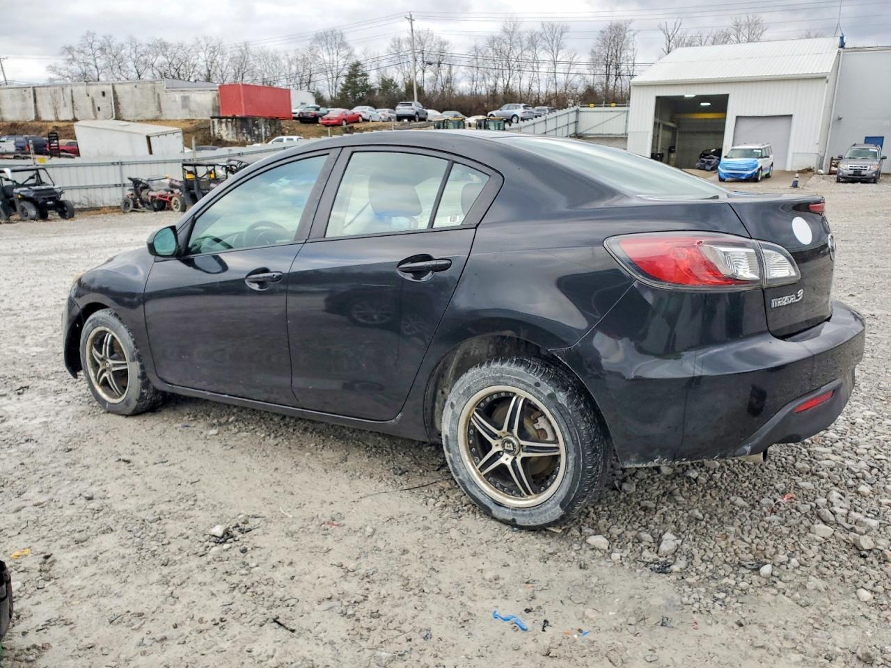 2011 Mazda 3 I - Image 2