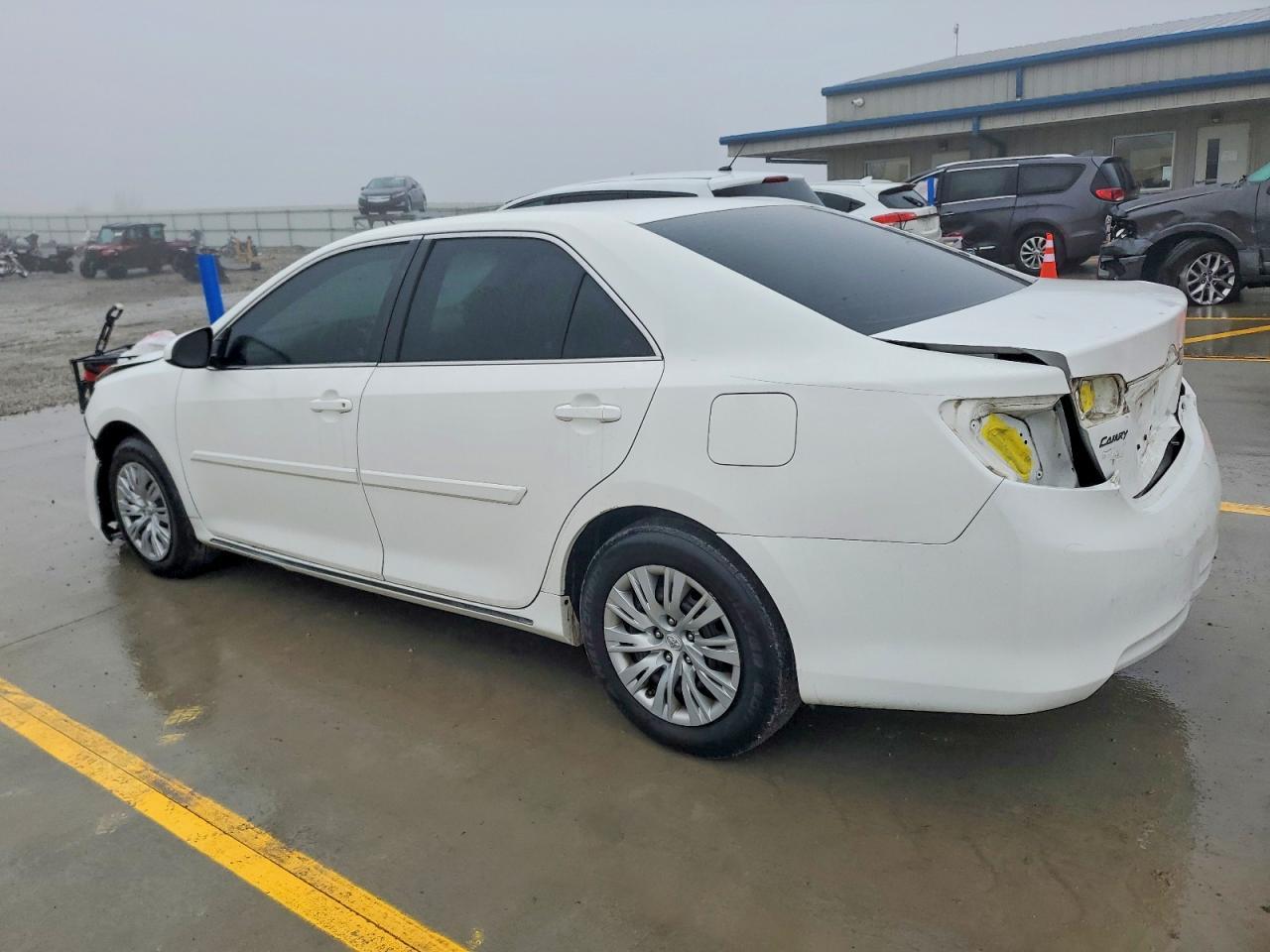 2012 Toyota Camry Base - Фото 2