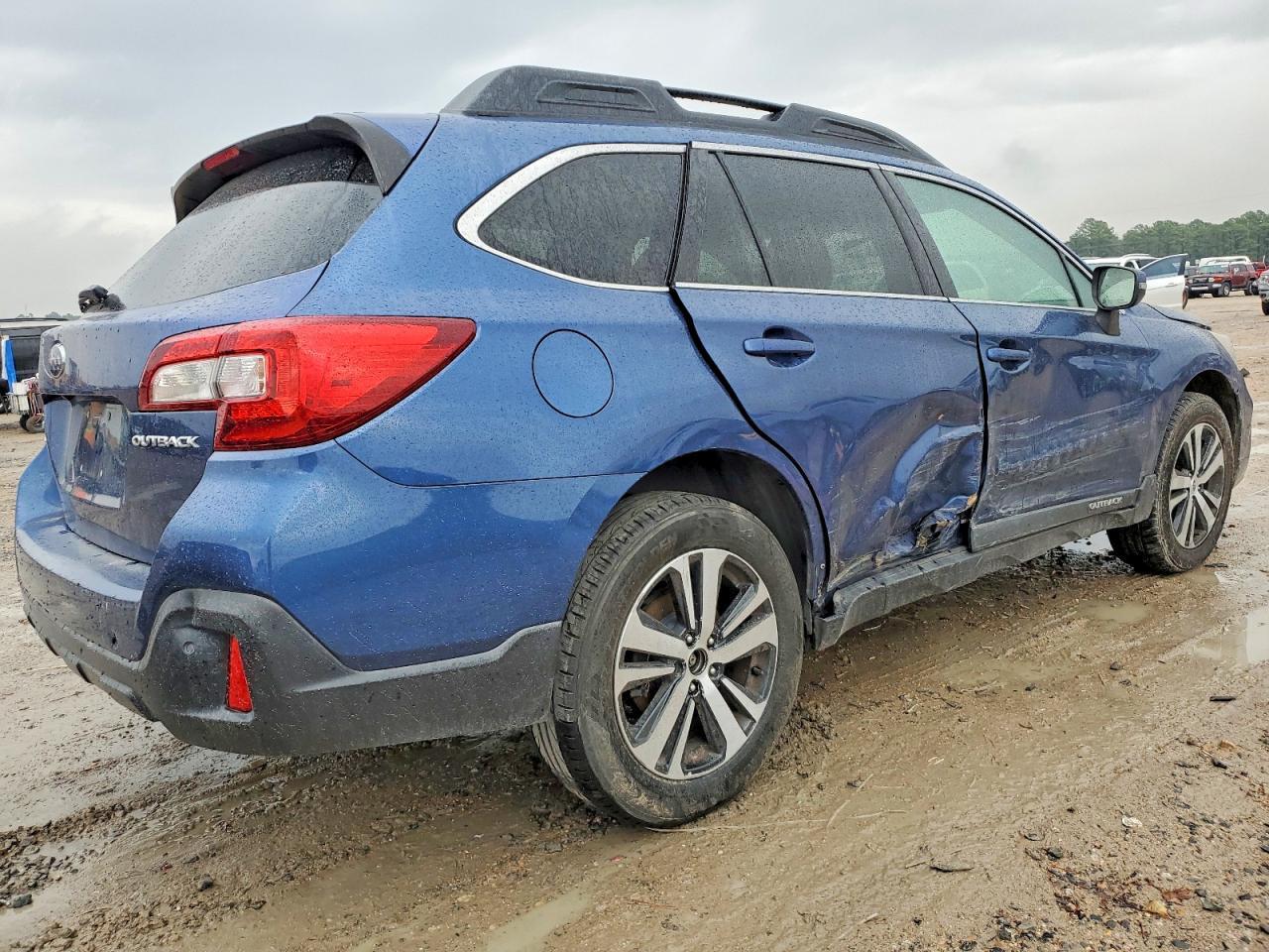 2019 Subaru Outback 2.5I Limited - Image 3