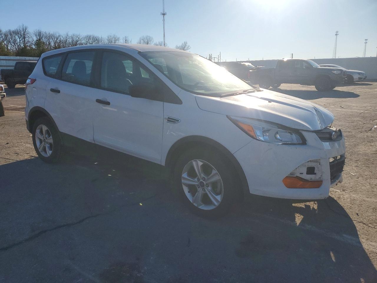 2016 Ford Escape S - Фото 4